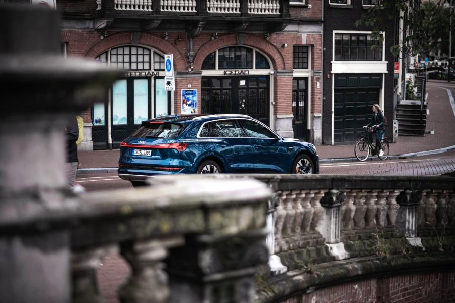  Audi e-tron 55 Quattro 2019 года  (WW) (фото 369 из 452)